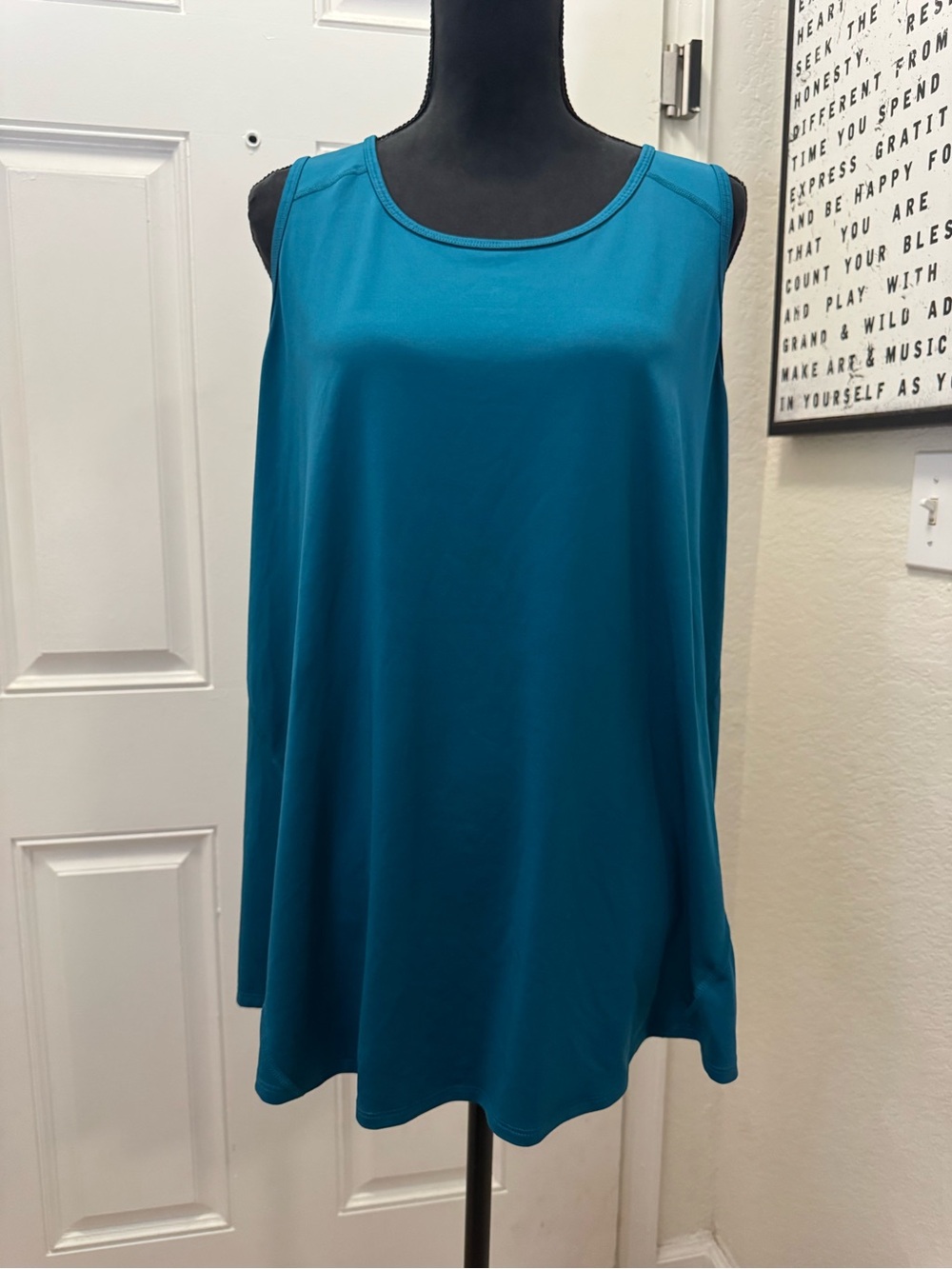 tek gear Teal Scoop Neck Tank Top 0118